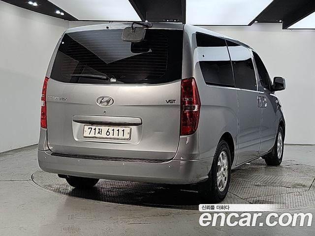 Hyundai Grand Starex 12-Seater Wagon CVX Deluxe 2016 — фото 2