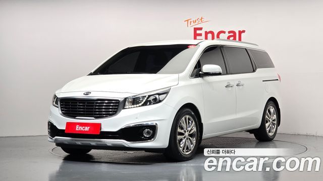 Kia Carnival 9-seater Noblesse