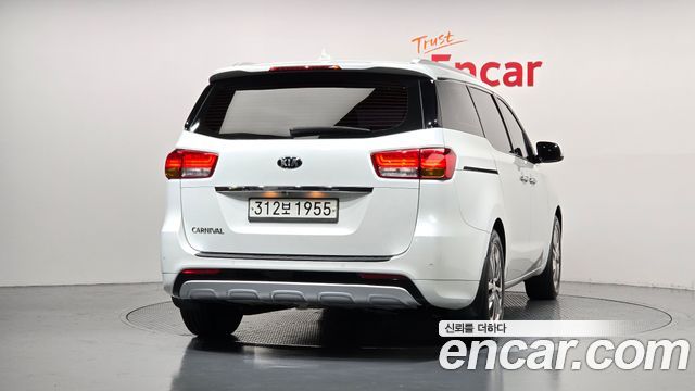 Kia Carnival 9-seater Noblesse 2018 — фото 4