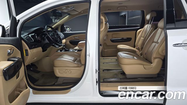 Kia Carnival 9-seater Noblesse 2018 — фото 11
