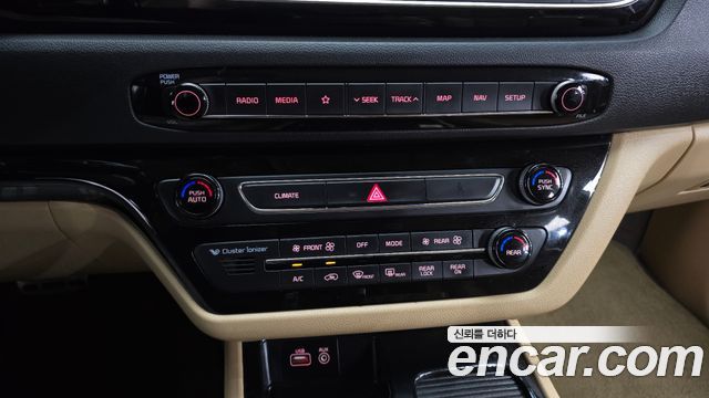 Kia Carnival 9-seater Noblesse 2018 — фото 17