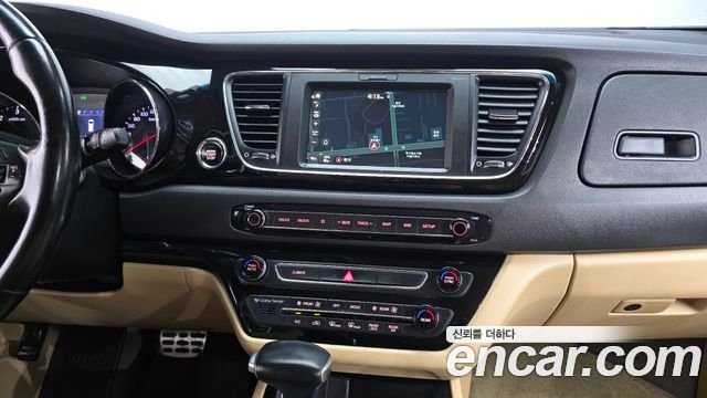 Kia Carnival 9-seater Noblesse 2018 — фото 18