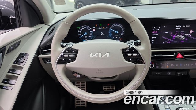 Kia Niro EV Earth 2023 — фото 14