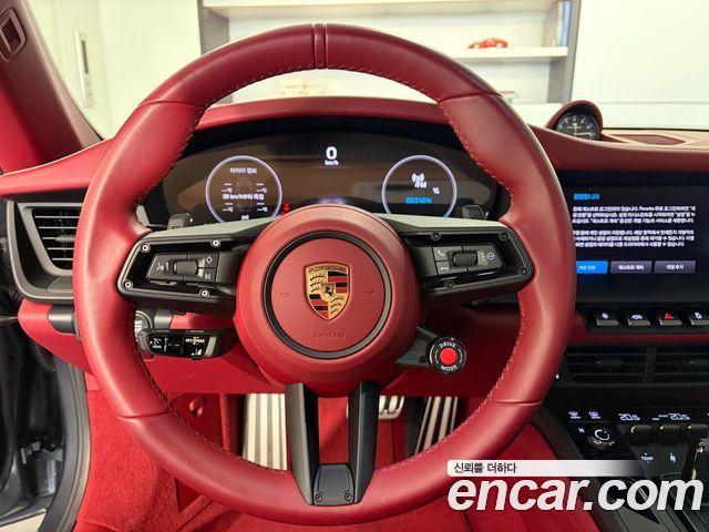Porsche 911 (992) Carrera GTS Cabriolet 2025 — фото 15