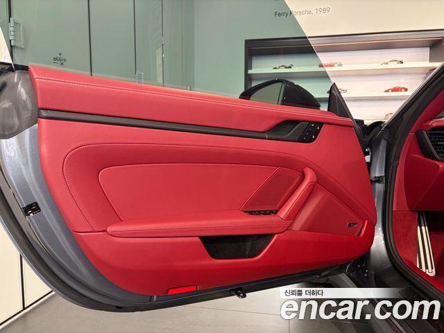 Porsche 911 (992) Carrera GTS Cabriolet 2025 — фото 17