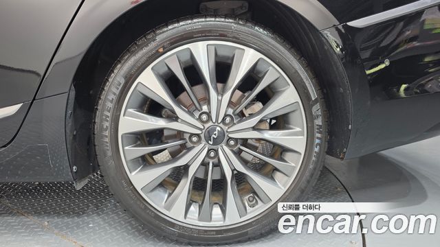 Kia K8 2.5 Gasoline 2WD Noblesse 2023 — фото 21