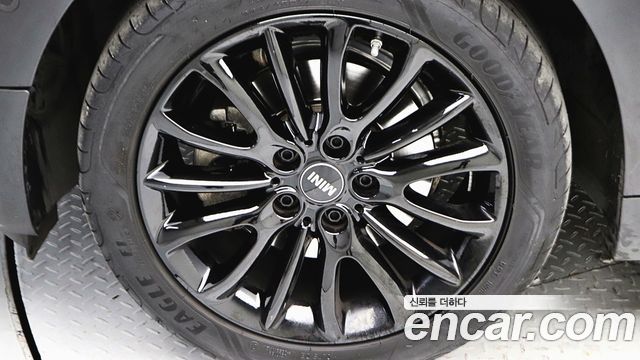 MINI Cooper Clubman Classic 2nd 2024 — фото 5