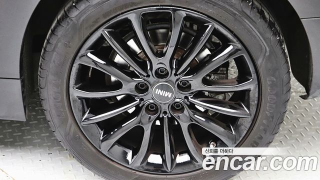 MINI Cooper Clubman Classic 2nd 2024 — фото 6