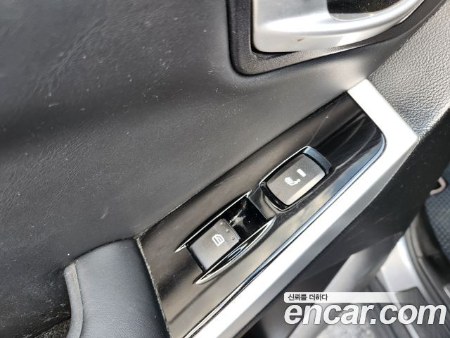 KG Mobility (SsangYong) Korando C 2.0 Advanture 60th Edition 2WD 2015 — фото 17