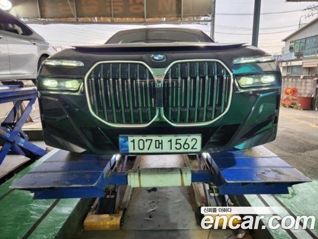 BMW 7 Series (G70) 740i sDrive M Sport