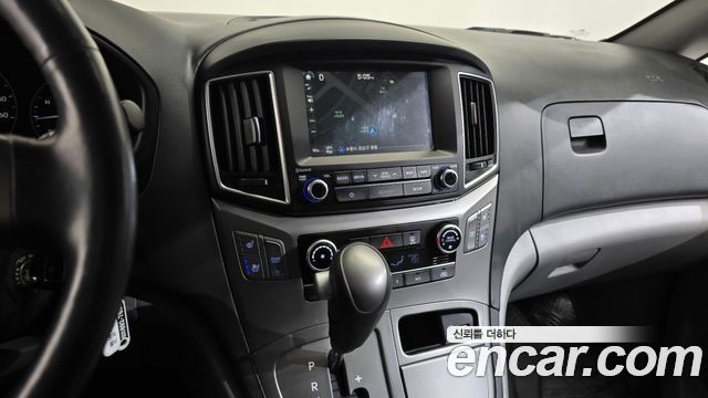 Hyundai Grand Starex Wagon 11-Seater Modern 2018 — фото 17