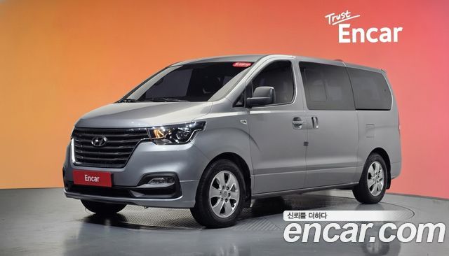 Hyundai Grand Starex Wagon 11-Seater Modern