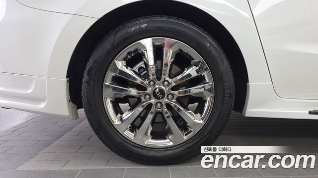 Kia Carnival 9-seater Hi-Limousine Noblesse 2016 — фото 5
