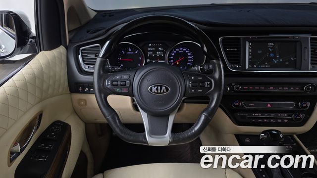 Kia Carnival 9-seater Hi-Limousine Noblesse 2016 — фото 13