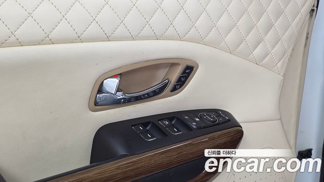 Kia Carnival 9-seater Hi-Limousine Noblesse 2016 — фото 17