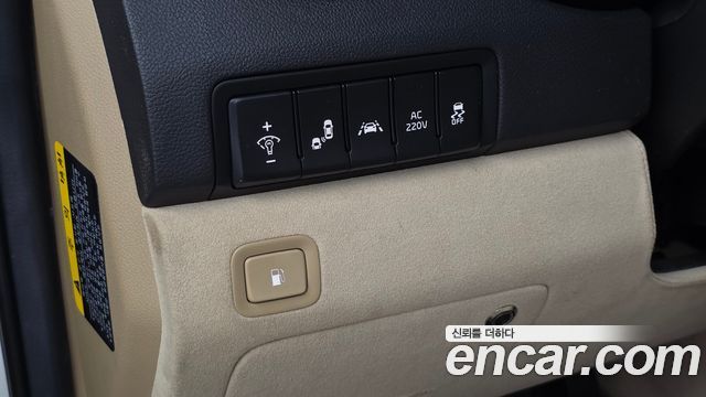 Kia Carnival 9-seater Hi-Limousine Noblesse 2016 — фото 18
