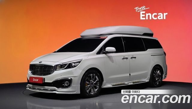 Kia Carnival 9-seater Hi-Limousine Noblesse