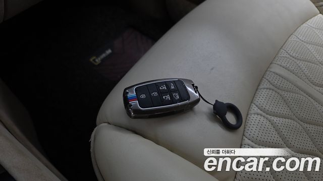 Kia Carnival 9-seater Hi-Limousine Noblesse 2016 — фото 26