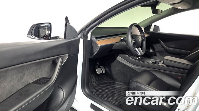 Tesla Model Y Long Range AWD 2022 — фото 10