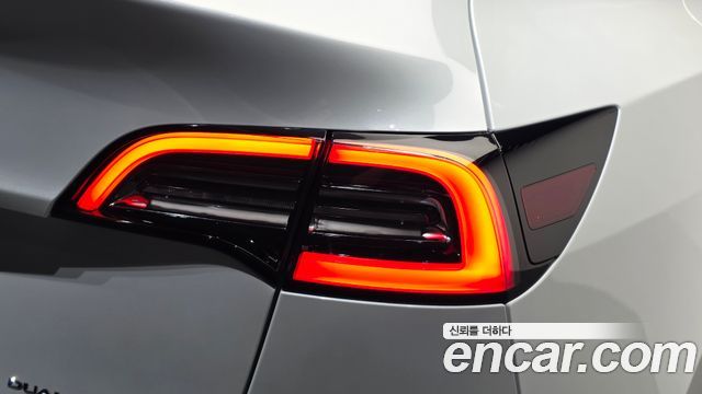 Tesla Model Y Long Range AWD 2022 — фото 29
