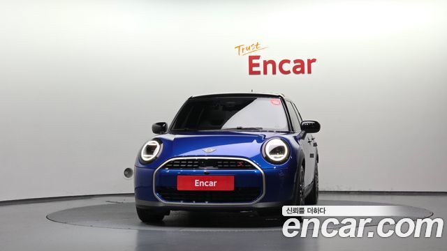 MINI Cooper S (IV) 5 Door Favoured 2025 — фото 3