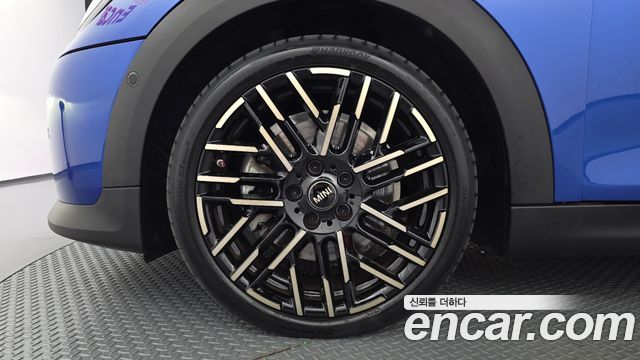 MINI Cooper S (IV) 5 Door Favoured 2025 — фото 5
