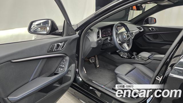 BMW 1 Series (F40) 120i M Sports 2023 — фото 10