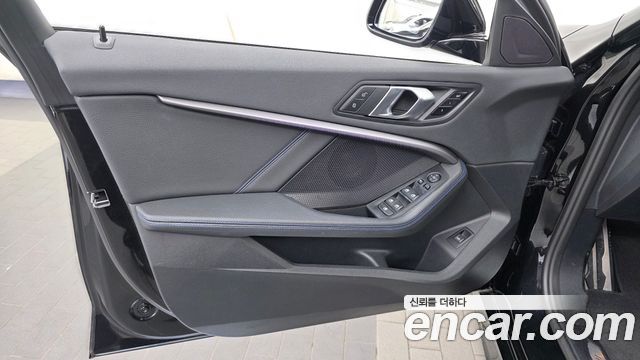 BMW 1 Series (F40) 120i M Sports 2023 — фото 24