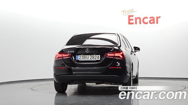 Mercedes-Benz A-Class (W177) A220 Sedan 2020 — фото 4