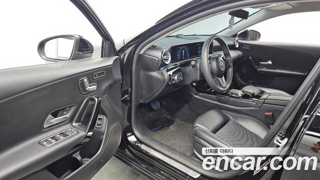 Mercedes-Benz A-Class (W177) A220 Sedan 2020 — фото 12