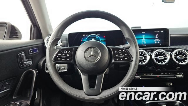 Mercedes-Benz A-Class (W177) A220 Sedan 2020 — фото 13