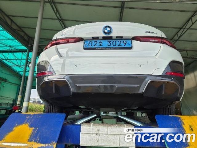 BMW i4 eDrive40 M Sports Pro 2024 — фото 2