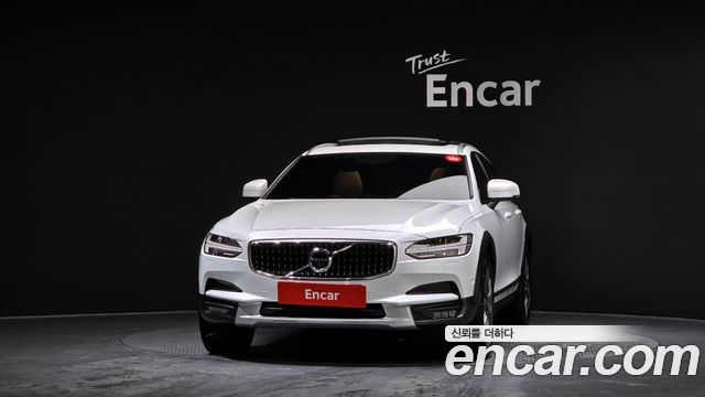 Volvo V90 Cross Country D5 PRO AWD 2019 — фото 3