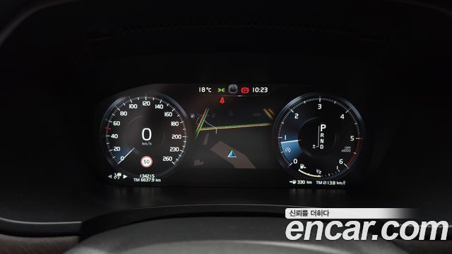 Volvo V90 Cross Country D5 PRO AWD 2019 — фото 8