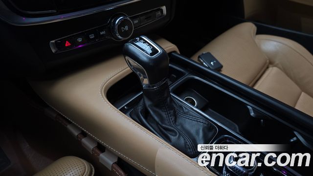 Volvo V90 Cross Country D5 PRO AWD 2019 — фото 9