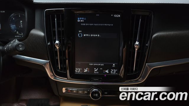 Volvo V90 Cross Country D5 PRO AWD 2019 — фото 14