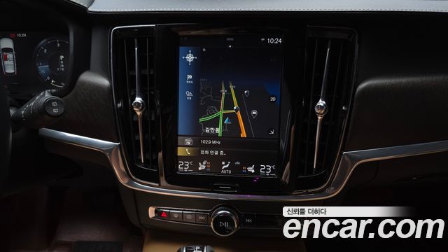 Volvo V90 Cross Country D5 PRO AWD 2019 — фото 16