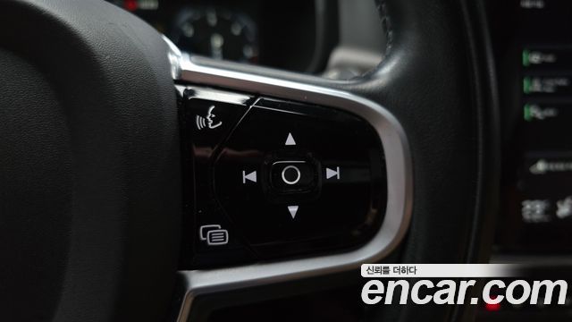 Volvo V90 Cross Country D5 PRO AWD 2019 — фото 19