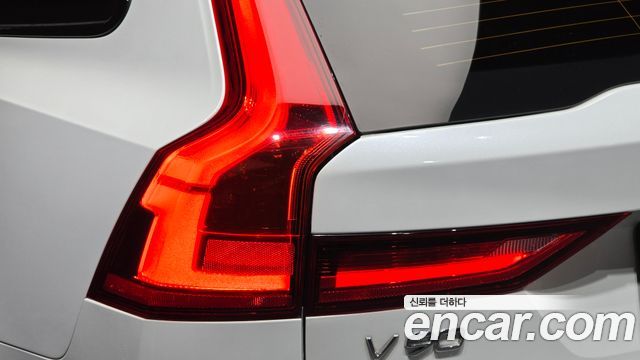Volvo V90 Cross Country D5 PRO AWD 2019 — фото 23