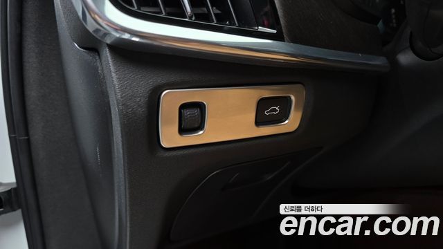 Volvo V90 Cross Country D5 PRO AWD 2019 — фото 29