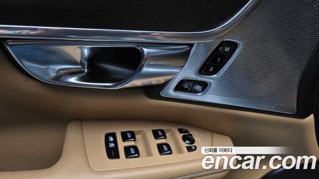 Volvo V90 Cross Country D5 PRO AWD 2019 — фото 31