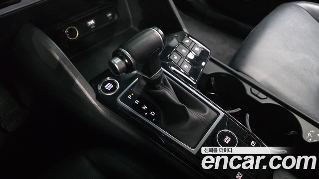 Kia Sportage (V) Diesel 2.0 2WD Prestige 2023 — фото 9