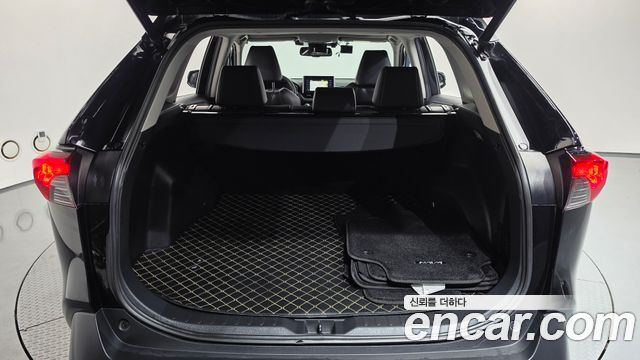 Toyota RAV4 (V) 2.5 4WD Hybrid 2021 — фото 18