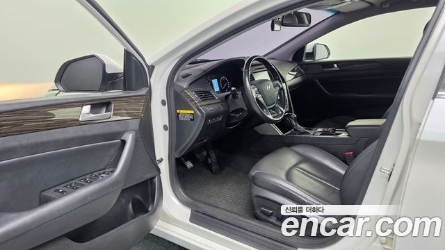 Hyundai Sonata (LF) 2.0 Smart 2015 — фото 10