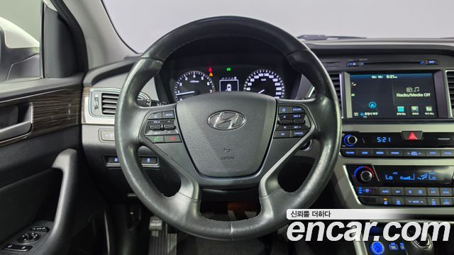 Hyundai Sonata (LF) 2.0 Smart 2015 — фото 14