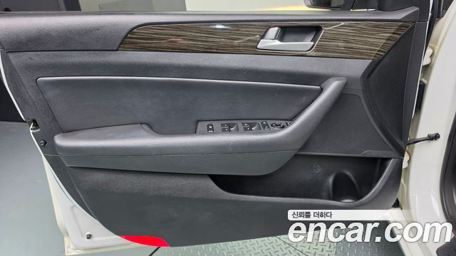 Hyundai Sonata (LF) 2.0 Smart 2015 — фото 24