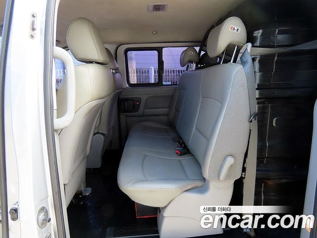 Hyundai Grand Starex 5-Seater VAN Smart 2017 — фото 6