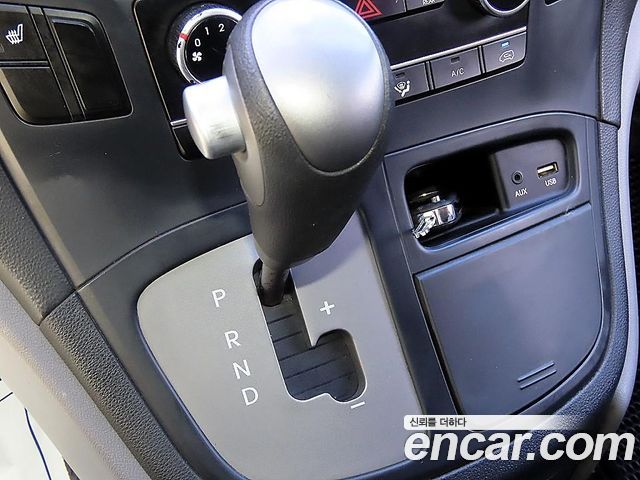 Hyundai Grand Starex 5-Seater VAN Smart 2017 — фото 10
