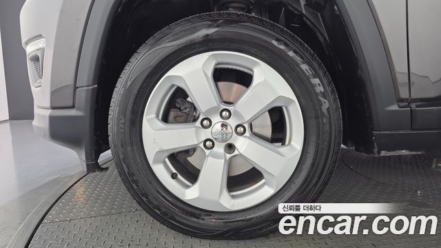 Jeep Compass (II) 2.4 Longitude AWD 2019 — фото 5