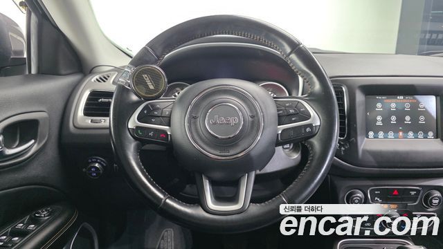 Jeep Compass (II) 2.4 Longitude AWD 2019 — фото 13